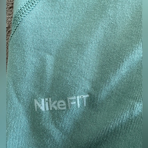 Nike Fit Dry Women's 1/2-Zip Running Top - Picture 4 of 7